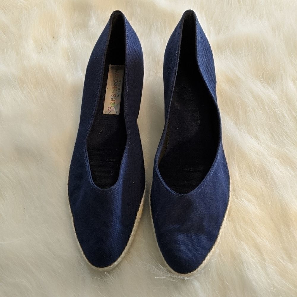 🌵Bees by Beacon vintage navy canvas shoes size 8